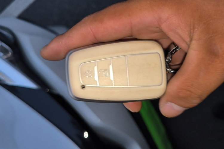 Used Toyota IZOA 2021 2.0L Enjoy Edition Vehicle Key