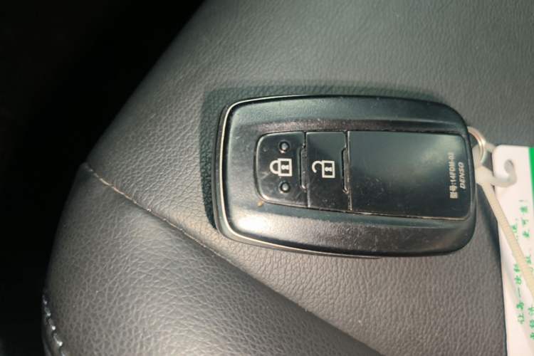 Used Toyota IZOA 2021 Dual-Motor 2.0L Yichi Edition Vehicle Key