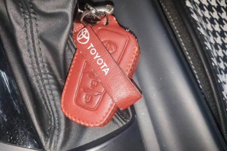 Used Toyota IZOA 2021 2.0L Enjoy Edition Vehicle Key