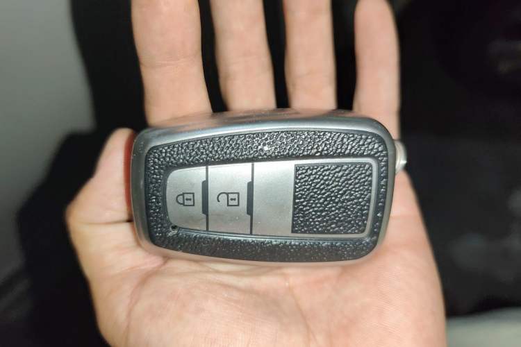 Used Toyota IZOA 2021 2.0L Enjoy Edition Vehicle Key