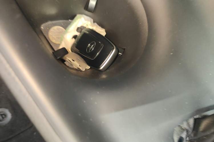 Used Toyota IZOA 2021 2.0L Enjoy Edition Vehicle Key