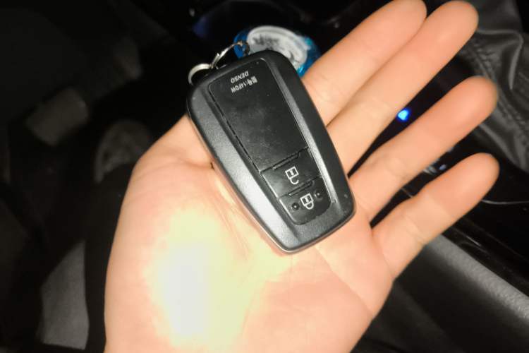 Used Toyota IZOA 2021 2.0L Yichi Version Vehicle Key