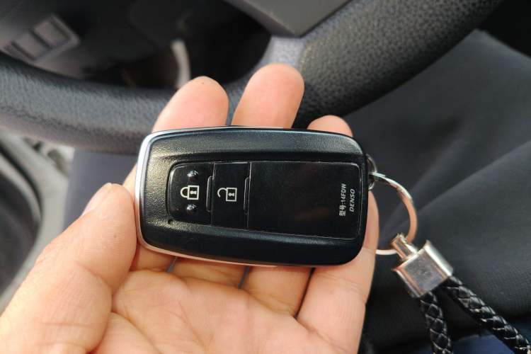Used Toyota IZOA 2021 2.0L Enjoy Edition Vehicle Key