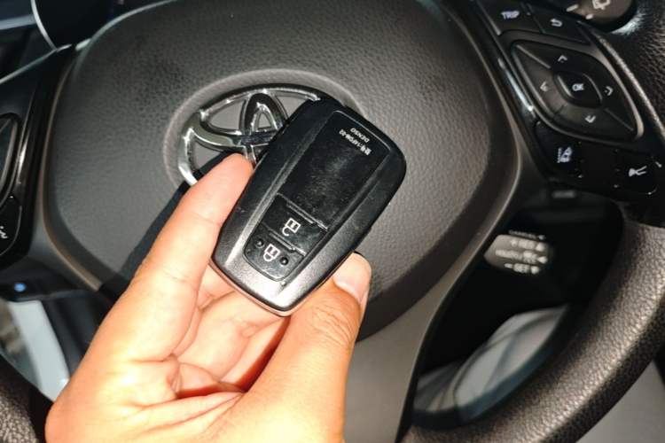 Used Toyota IZOA 2021 2.0L Enjoy Edition Vehicle Key