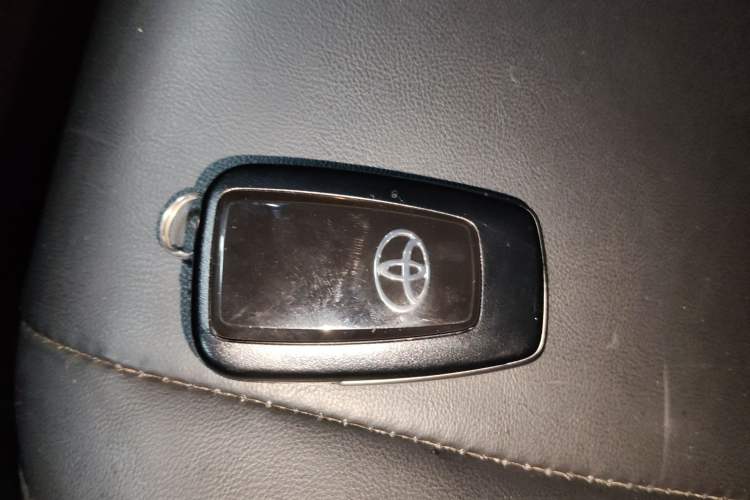 Used Toyota IZOA 2021 2.0L Enjoy Edition Vehicle Key