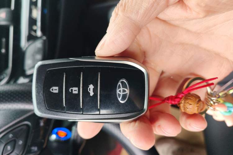 Used Toyota IZOA 2021 2.0L Yixing Version Vehicle Key