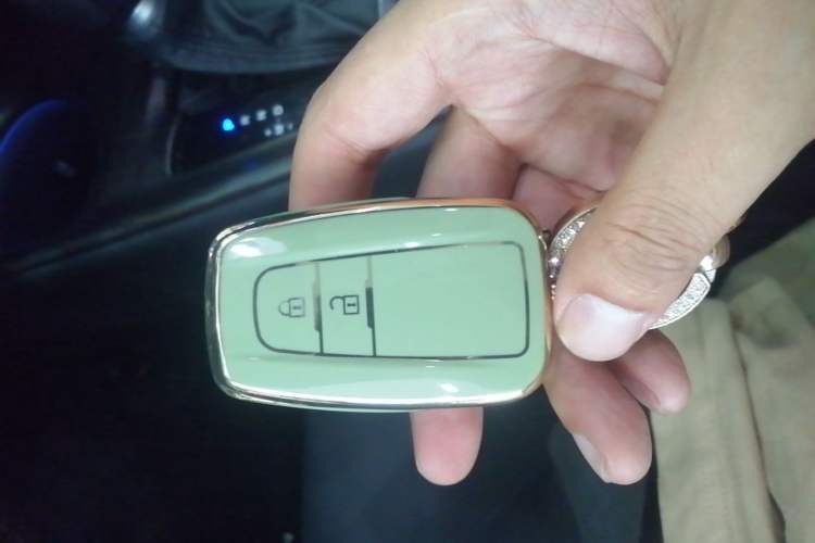Used Toyota IZOA 2021 2.0L Yichi Version Vehicle Key