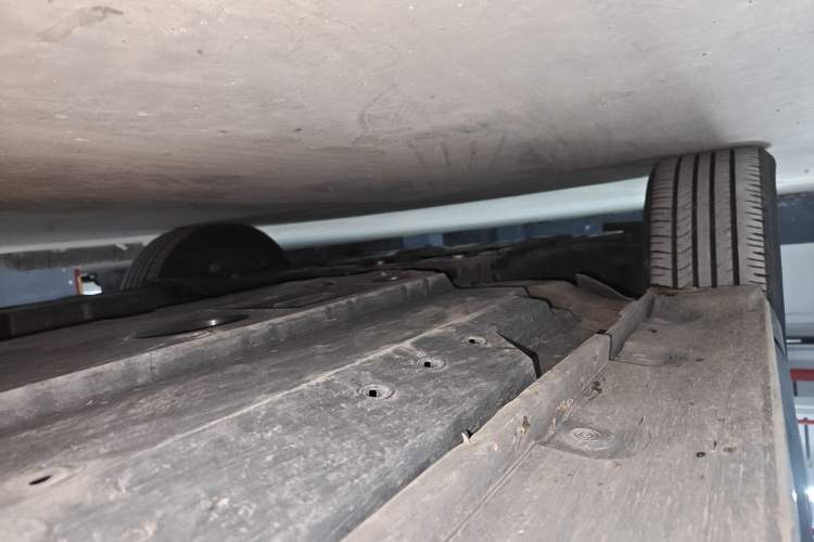 Used Toyota IZOA 2022 2.0L SPORT Edition Chassis Front Left
