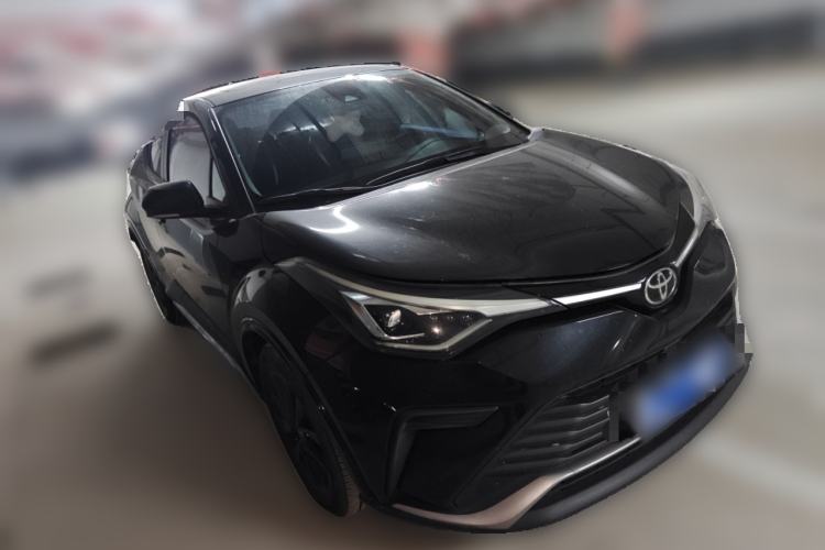 Used Toyota IZOA 2022 2.0L SPORT Edition Front Right 45 Deg