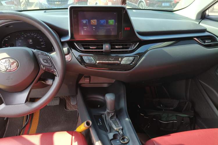 Used Toyota IZOA 2022 Dual-Motor 2.0L Yi Xing Edition Audio And AC Panel