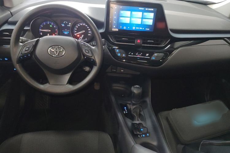 Used Toyota IZOA 2022 2.0L Yixing Version Center Console