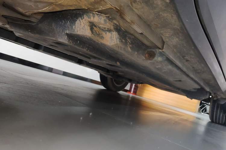 Used Toyota IZOA 2022 2.0L Yixing Version Chassis Front Left