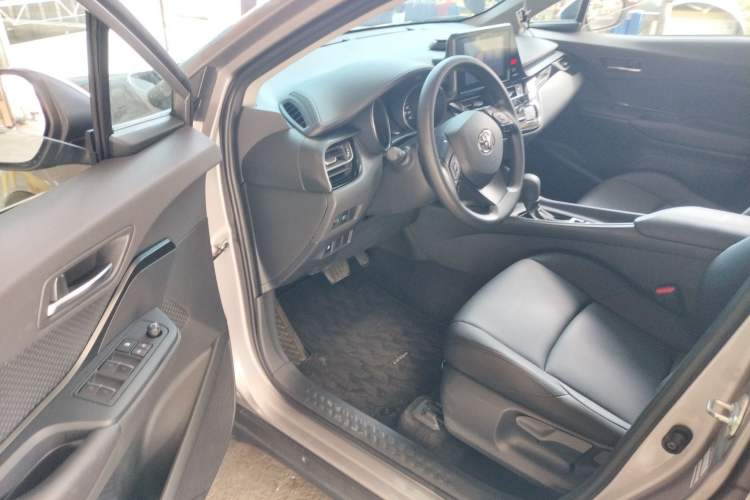 Used Toyota IZOA 2022 2.0L Yixing Version Driver Seat