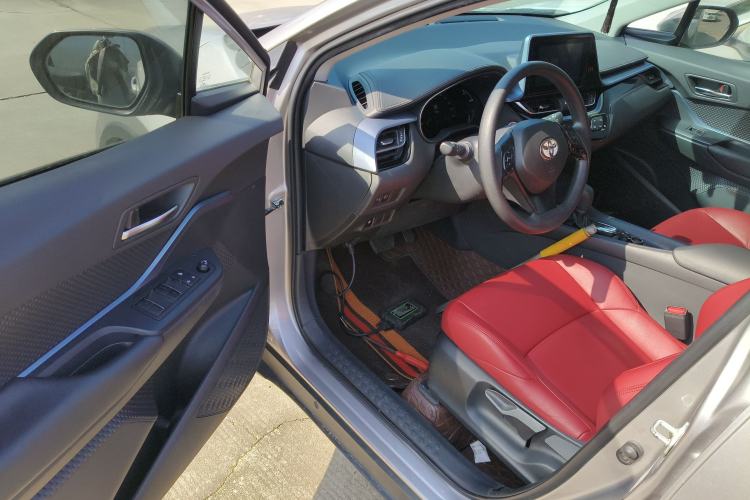 Used Toyota IZOA 2022 Dual-Motor 2.0L Yi Xing Edition Driver Seat