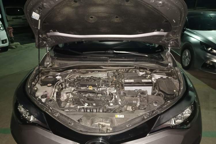 Used Toyota IZOA 2022 2.0L Yixing Version Engine Bay