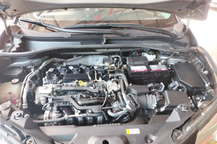 Used Toyota IZOA 2022 2.0L Yixing Version Engine Bay