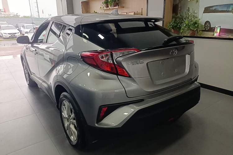 Used Toyota IZOA 2022 2.0L Yixing Version Exterior 2