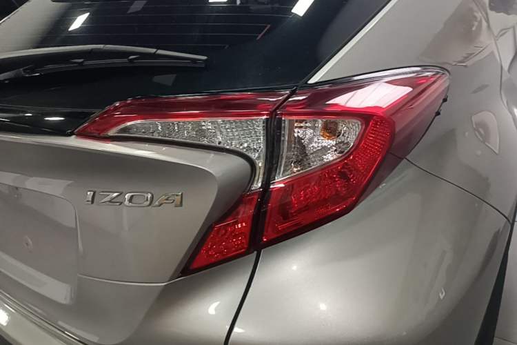 Used Toyota IZOA 2022 2.0L Yixing Version Exterior 3