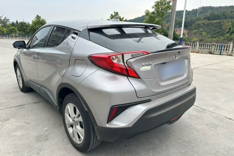 Used Toyota IZOA 2022 2.0L Yixing Version Exterior 5