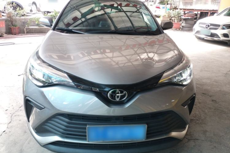 Used Toyota IZOA 2022 2.0L Yixing Version Front