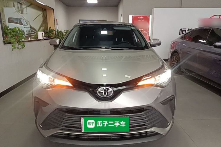 Used Toyota IZOA 2022 2.0L Yixing Version Front