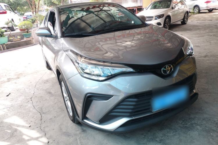 Used Toyota IZOA 2022 2.0L Yixing Version Front Right 45 Deg