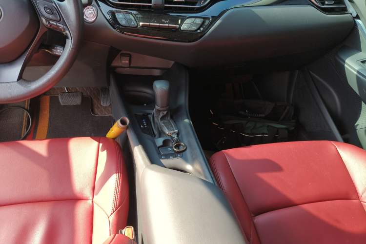 Used Toyota IZOA 2022 Dual-Motor 2.0L Yi Xing Edition Gear Lever