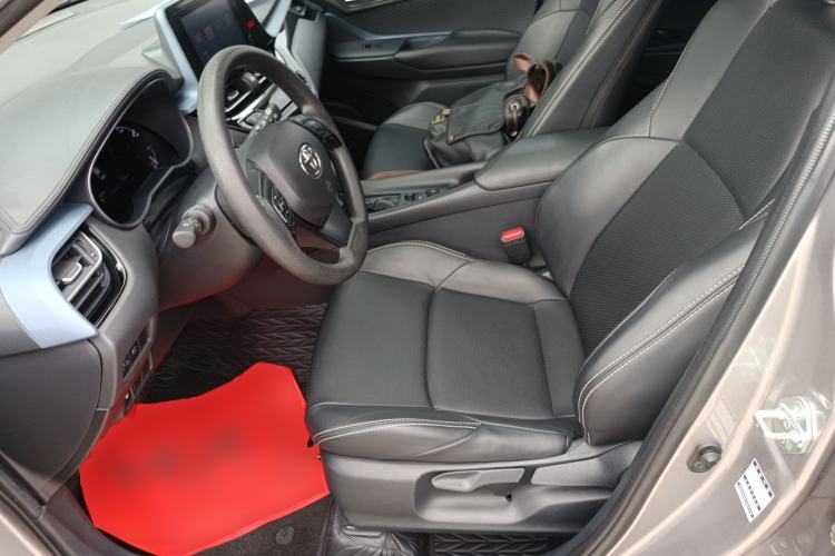 Used Toyota IZOA 2022 Dual-Motor 2.0L Yi Xing Edition Left Front Seat