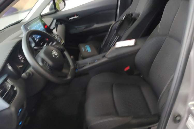 Used Toyota IZOA 2022 2.0L Yixing Version Left Front Seat