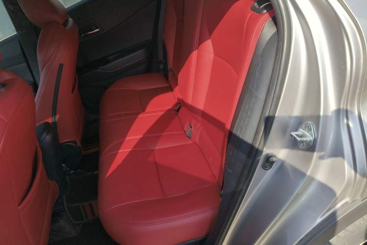 Used Toyota IZOA 2022 Dual-Motor 2.0L Yi Xing Edition Left Rear Seat