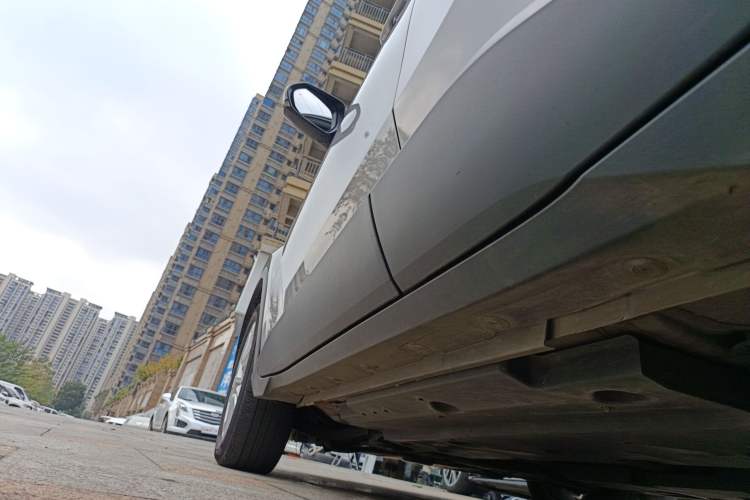 Used Toyota IZOA 2022 Dual-Motor 2.0L Yi Xing Edition Left Side Sill