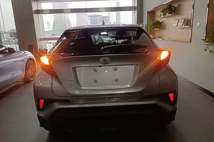 Used Toyota IZOA 2022 2.0L Yixing Version Rear