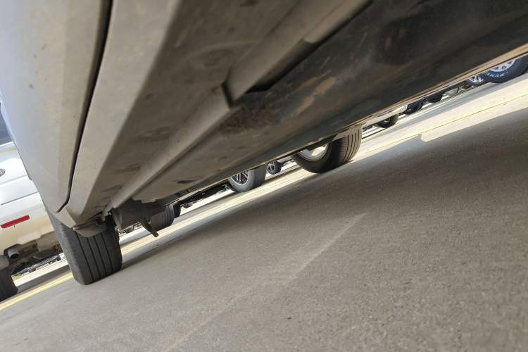 Used Toyota IZOA 2022 Dual-Motor 2.0L Yi Xing Edition Right Side Sill