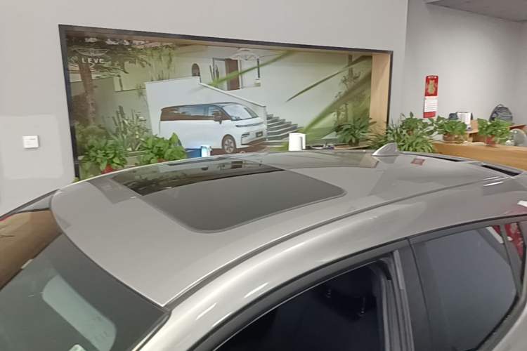 Used Toyota IZOA 2022 2.0L Yixing Version Roof