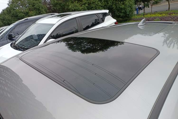 Used Toyota IZOA 2022 Dual-Motor 2.0L Yi Xing Edition Roof