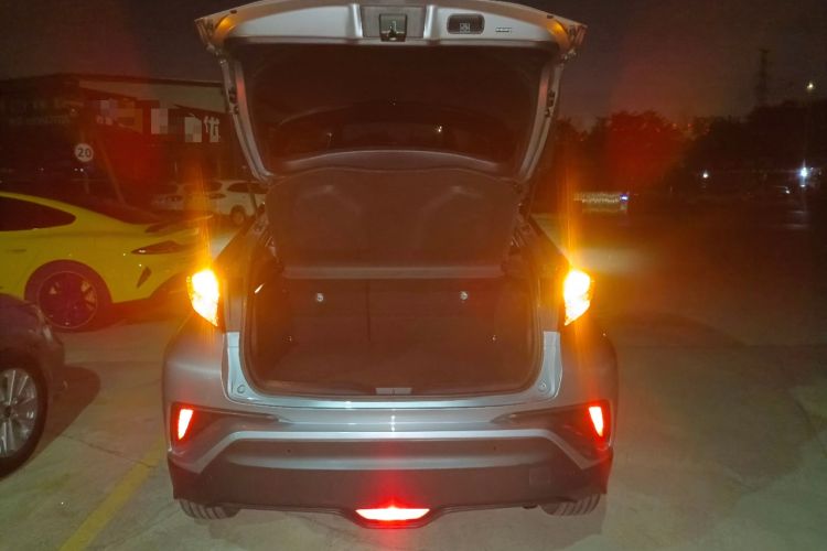 Used Toyota IZOA 2022 2.0L Yixing Version Trunk