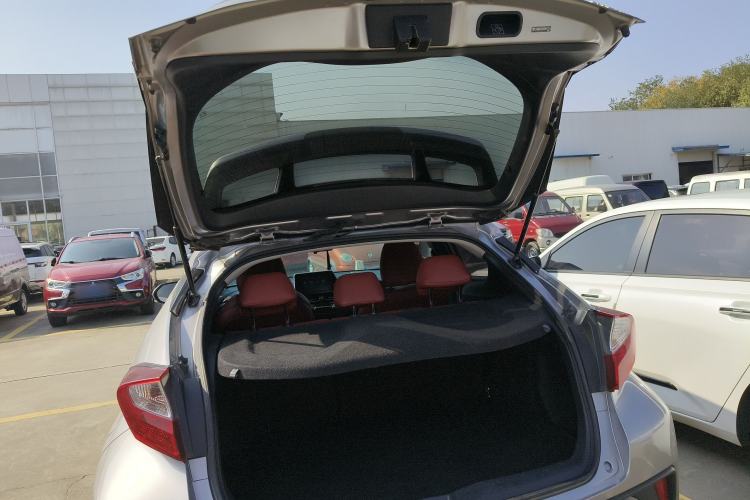 Used Toyota IZOA 2022 Dual-Motor 2.0L Yi Xing Edition Trunk