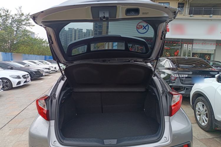 Used Toyota IZOA 2022 Dual-Motor 2.0L Yi Xing Edition Trunk