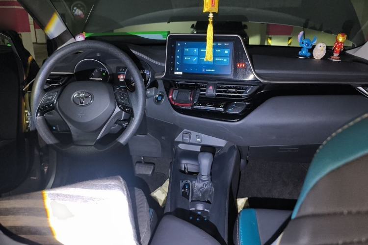 Used Toyota IZOA 2022 2.0L Yixiang CARE Edition Center Console