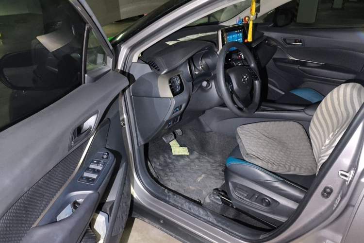 Used Toyota IZOA 2022 2.0L Yixiang CARE Edition Driver Seat