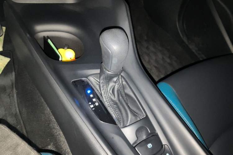 Used Toyota IZOA 2022 2.0L Yixiang CARE Edition Gear Lever