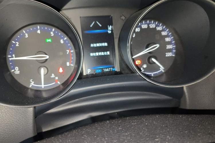 Used Toyota IZOA 2022 2.0L Yixiang CARE Edition Odometer Close Up