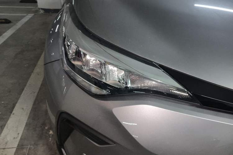 Used Toyota IZOA 2022 2.0L Yixiang CARE Edition Right Front Headlight