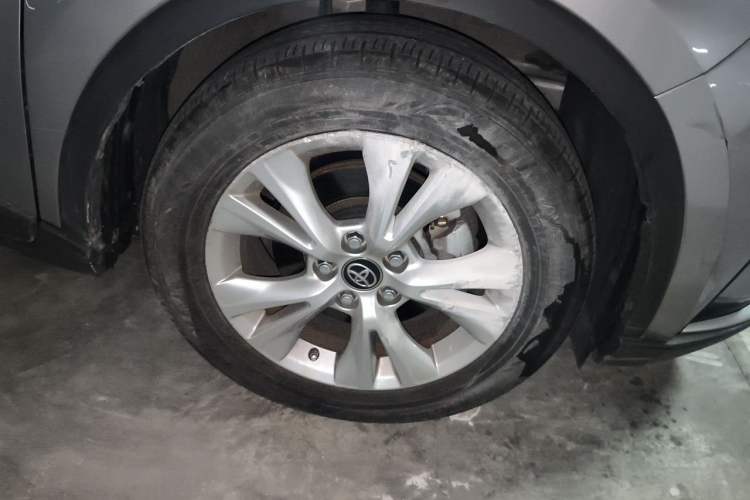 Used Toyota IZOA 2022 2.0L Yixiang CARE Edition Right Front Wheel Hub