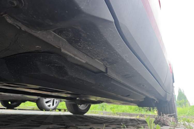 Used Toyota IZOA 2022 2.0L Yixing Version Chassis Front Left