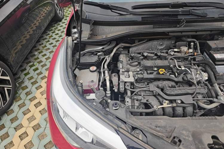 Used Toyota IZOA 2022 2.0L Yixing Version Engine Bay Right