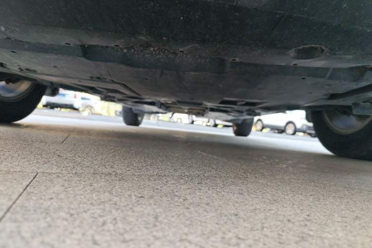 Used Toyota IZOA 2022 2.0L Yixing Version Chassis Front