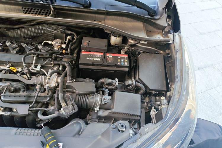 Used Toyota IZOA 2022 2.0L Yixing Version Engine Bay Left
