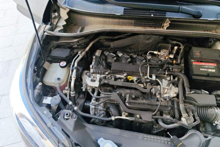 Used Toyota IZOA 2022 2.0L Yixing Version Engine Bay Right
