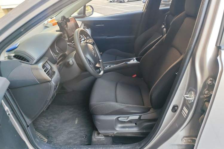 Used Toyota IZOA 2022 2.0L Yixing Version Left Front Seat